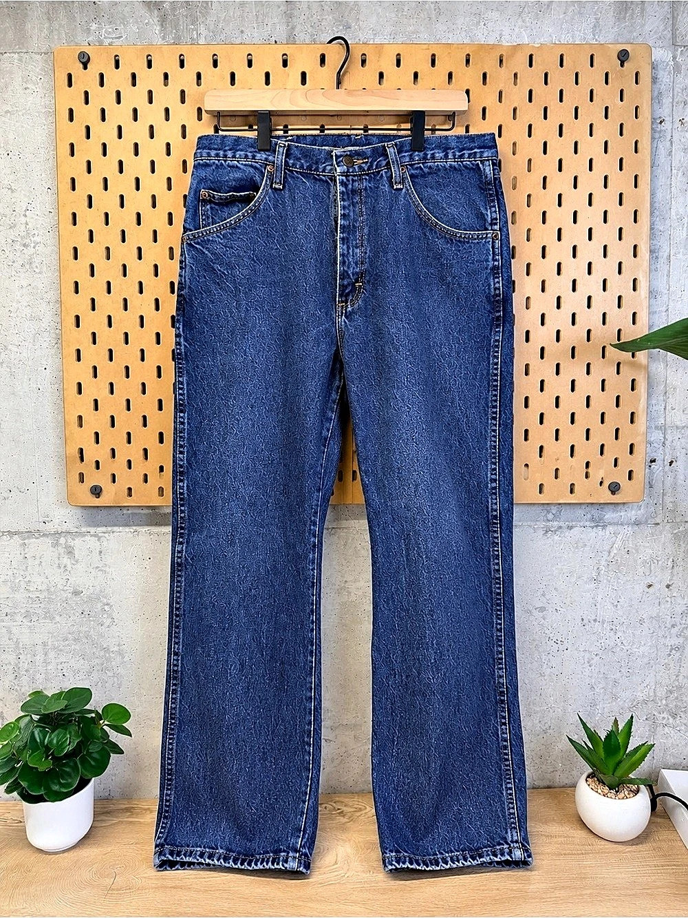 Wrangler Authentic Jeans Men's Straight Leg Blue Waist 34 x 32 Like New